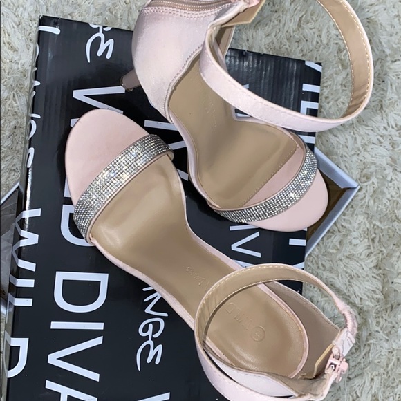 High heels - Picture 2 of 5